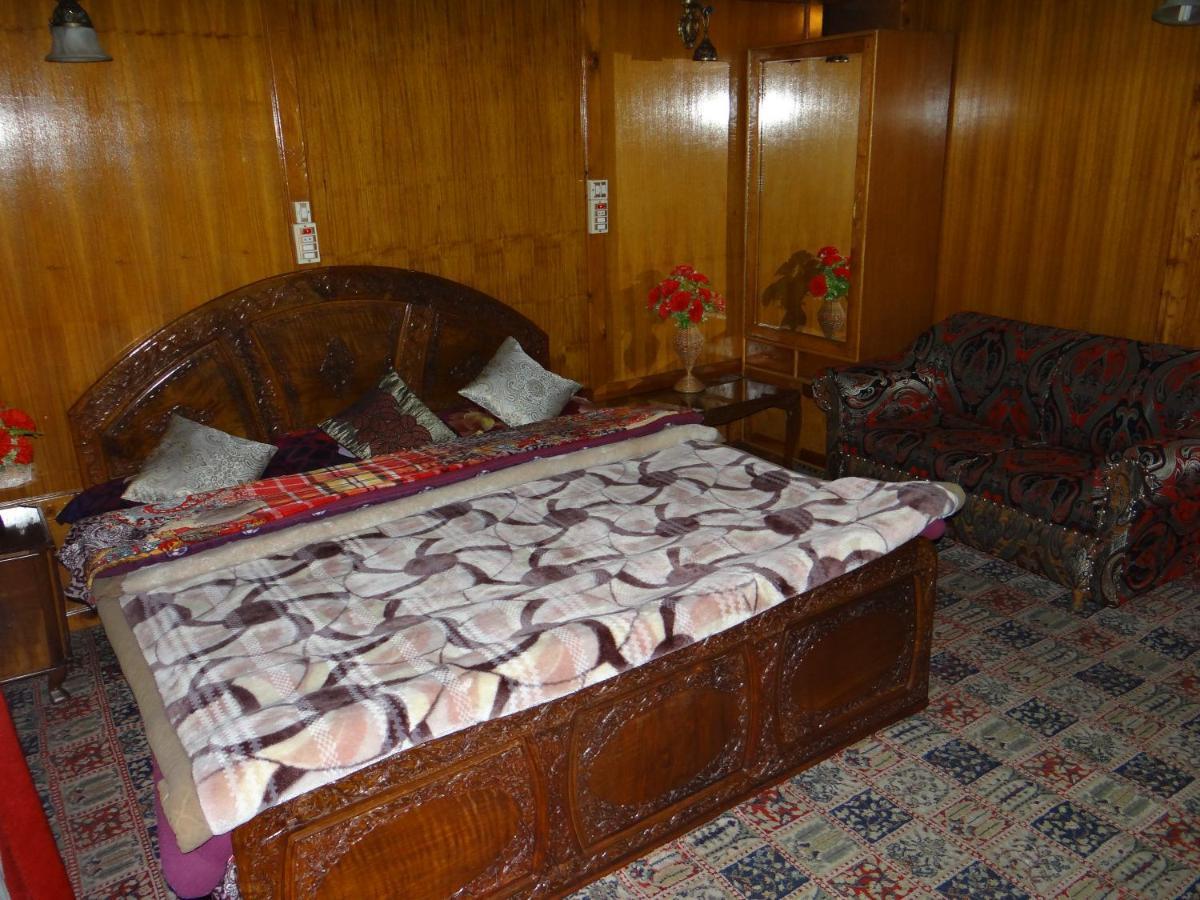 Goona Palace Houseboats Srīnagar المظهر الخارجي الصورة