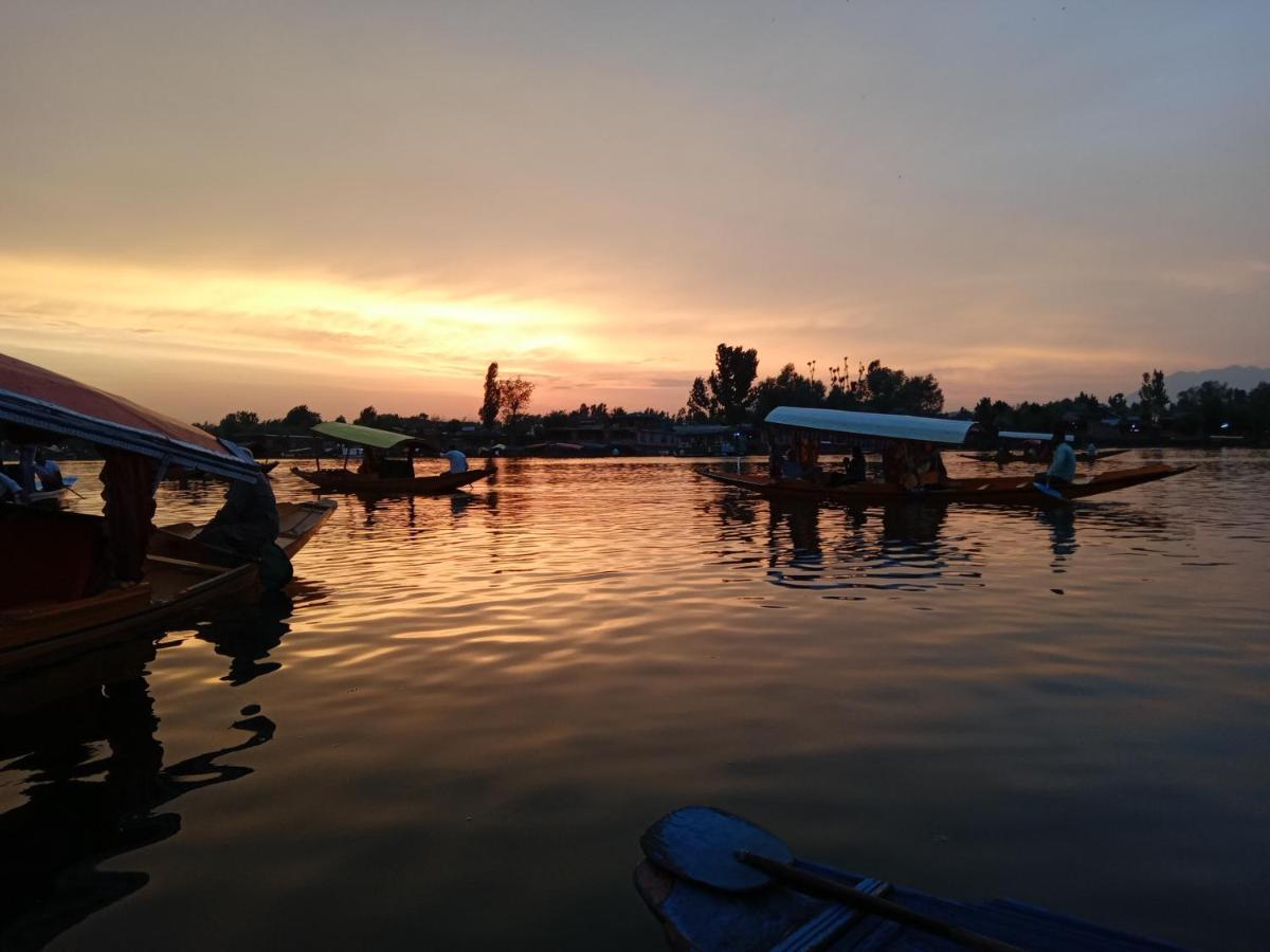 Goona Palace Houseboats Srīnagar المظهر الخارجي الصورة