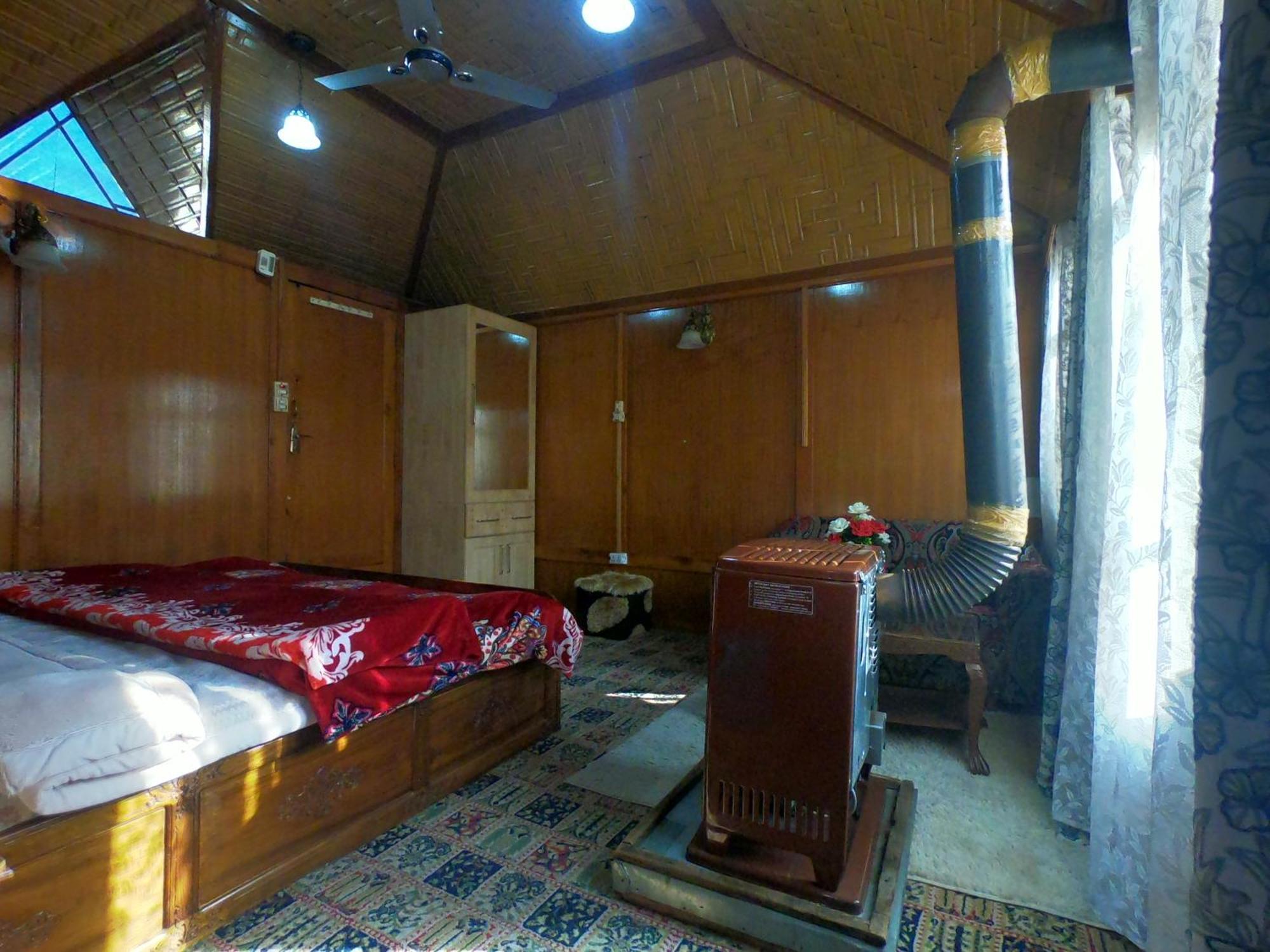 Goona Palace Houseboats Srīnagar المظهر الخارجي الصورة