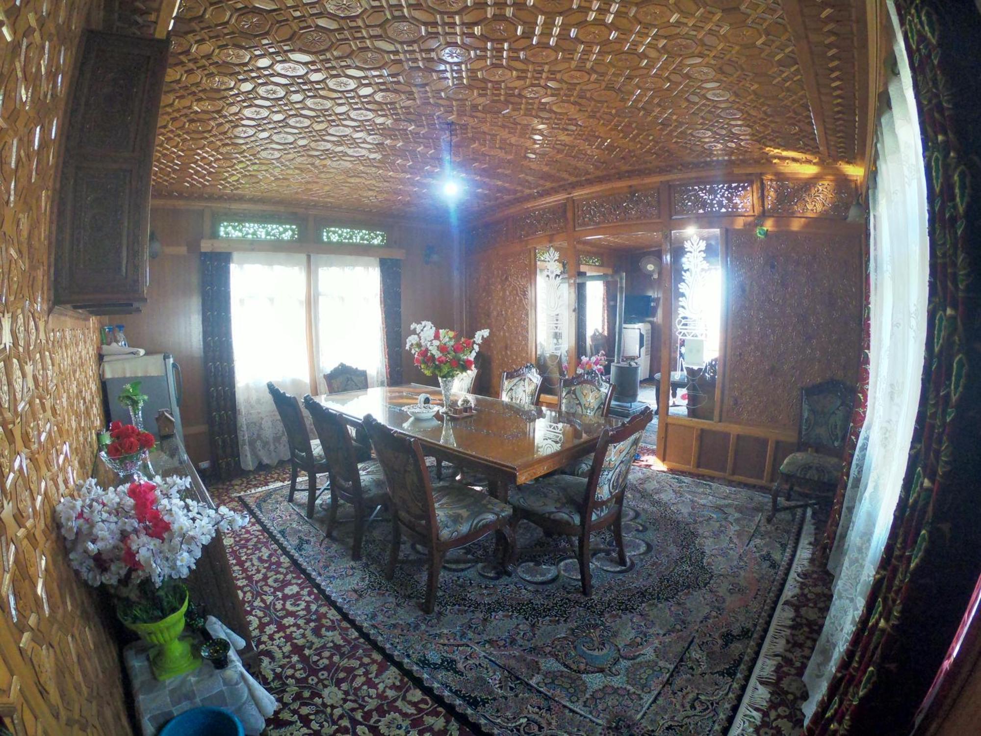Goona Palace Houseboats Srīnagar المظهر الخارجي الصورة