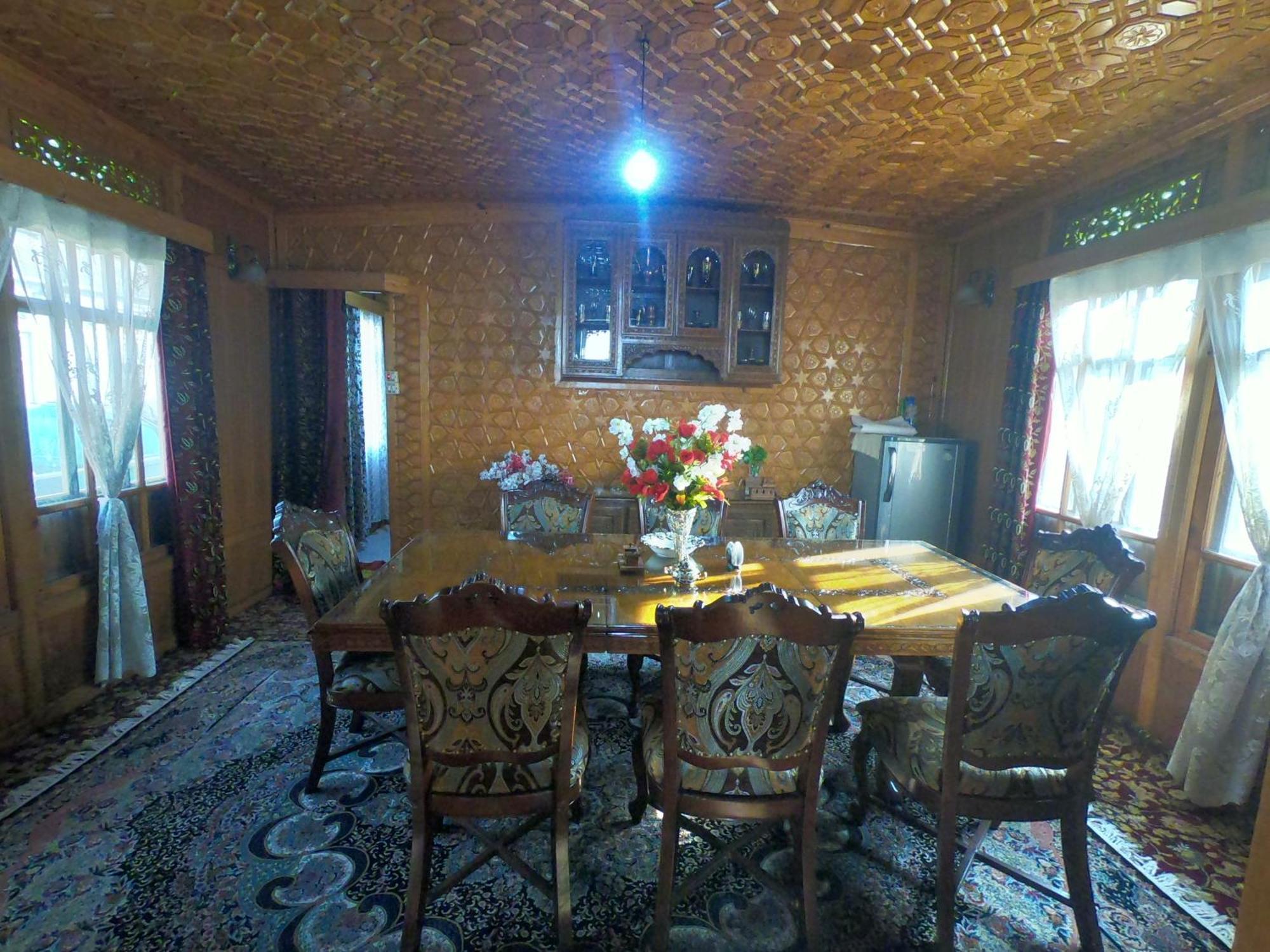 Goona Palace Houseboats Srīnagar المظهر الخارجي الصورة