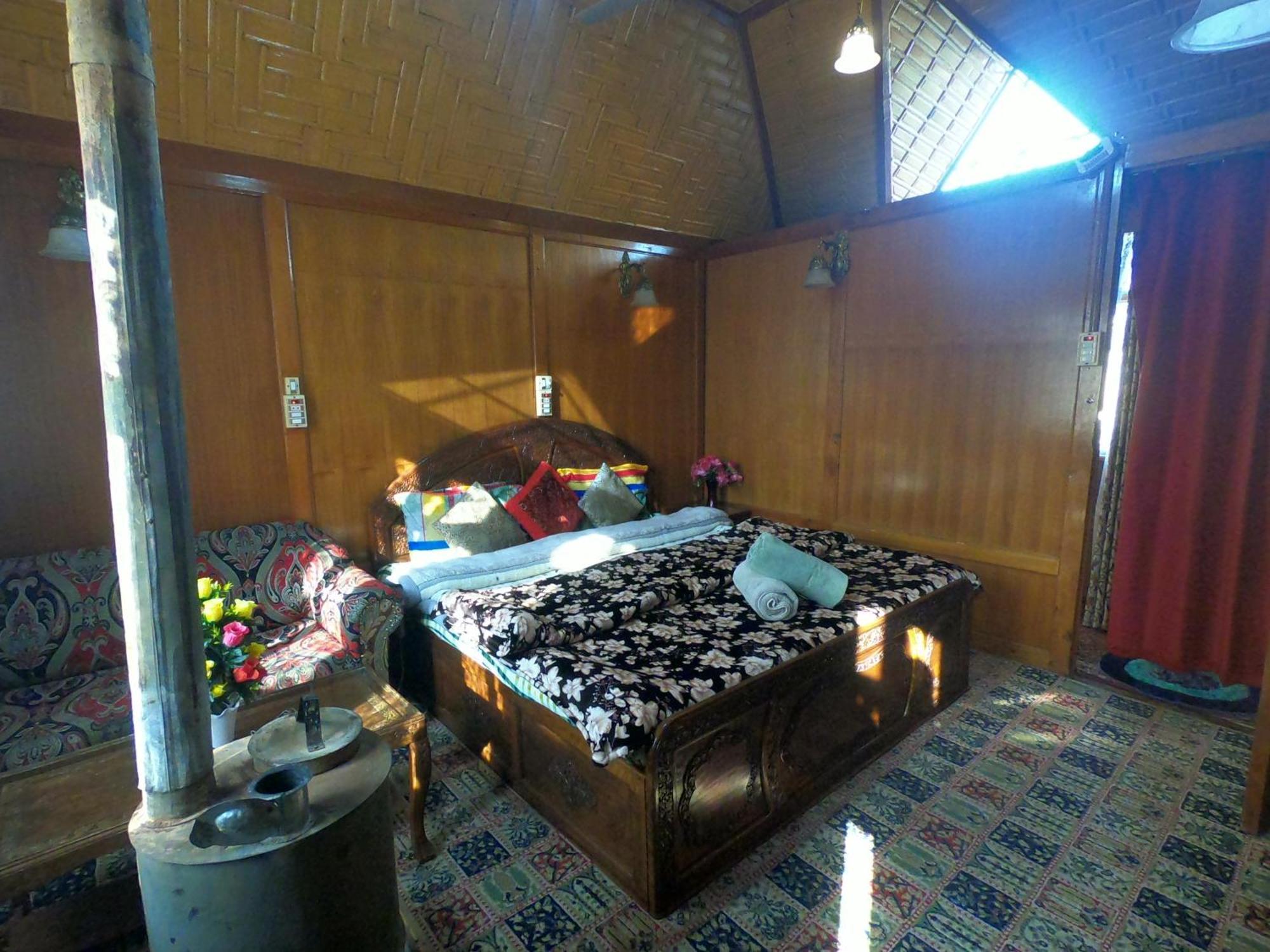 Goona Palace Houseboats Srīnagar المظهر الخارجي الصورة