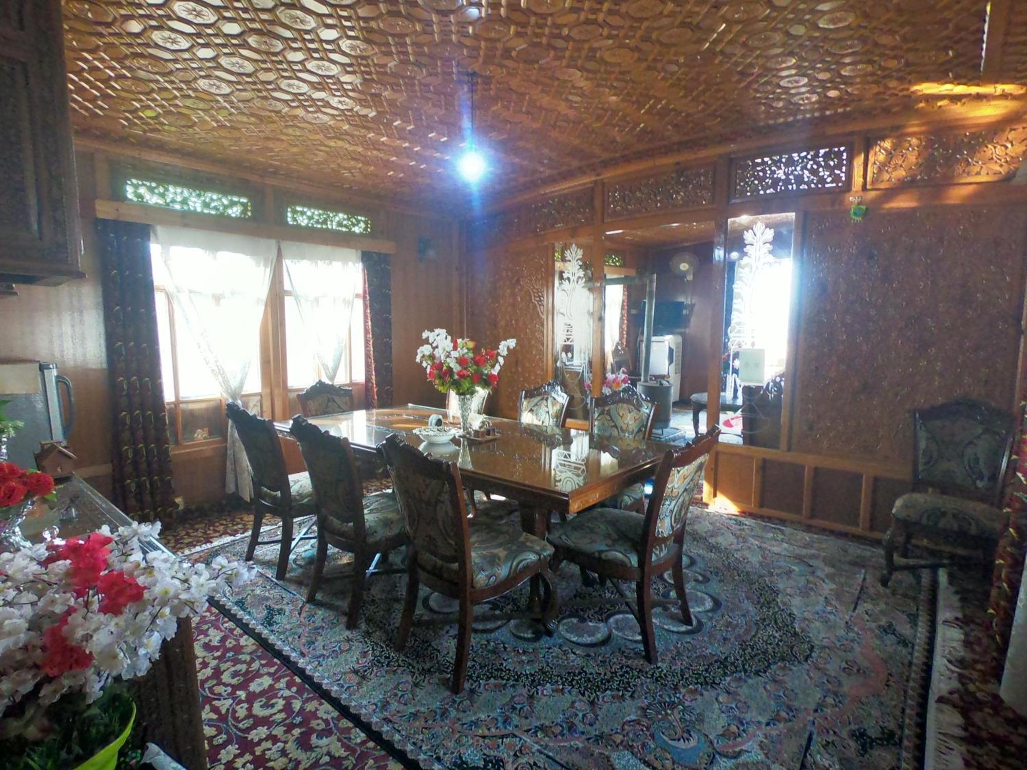 Goona Palace Houseboats Srīnagar المظهر الخارجي الصورة