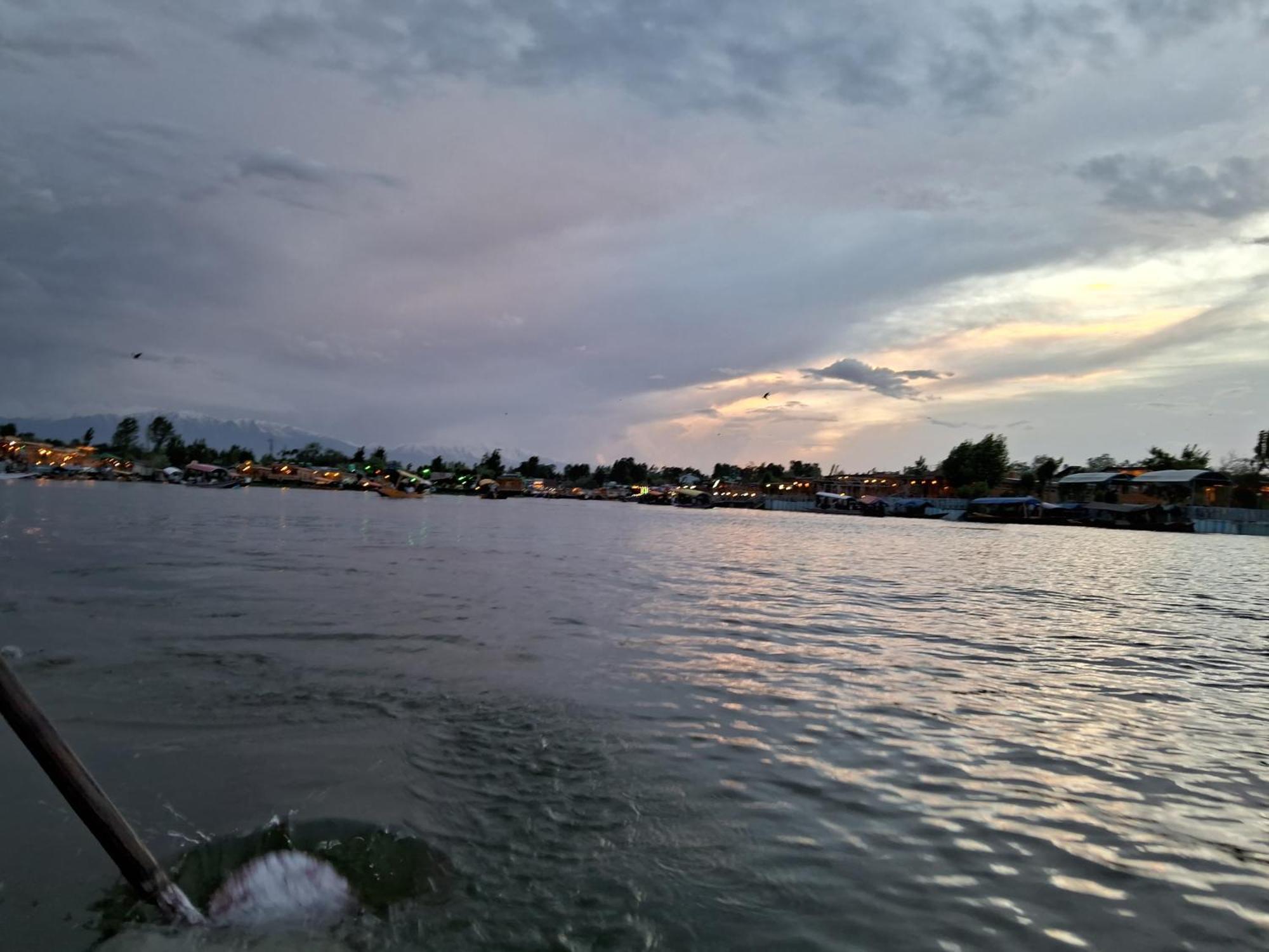 Goona Palace Houseboats Srīnagar المظهر الخارجي الصورة