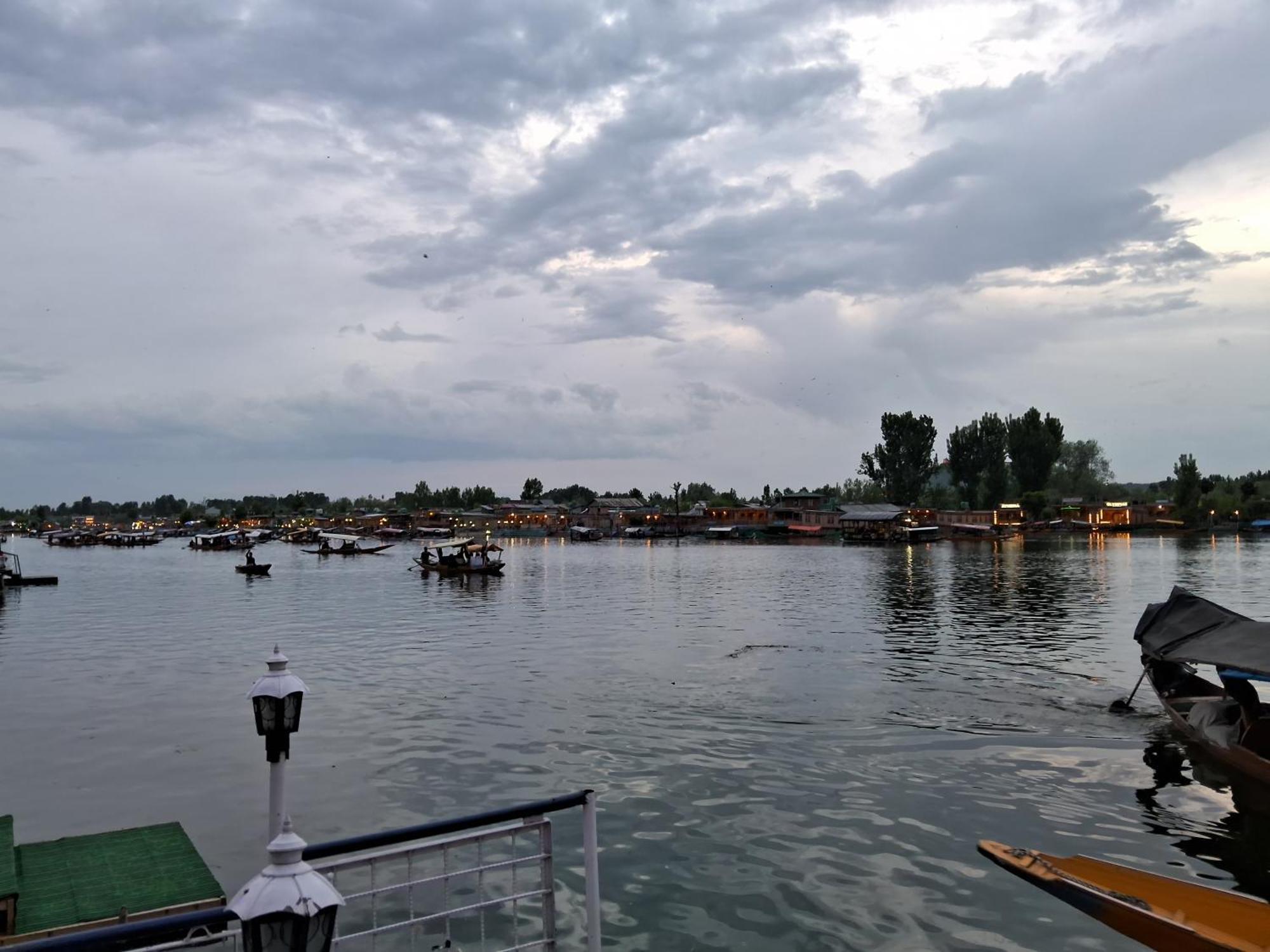 Goona Palace Houseboats Srīnagar المظهر الخارجي الصورة