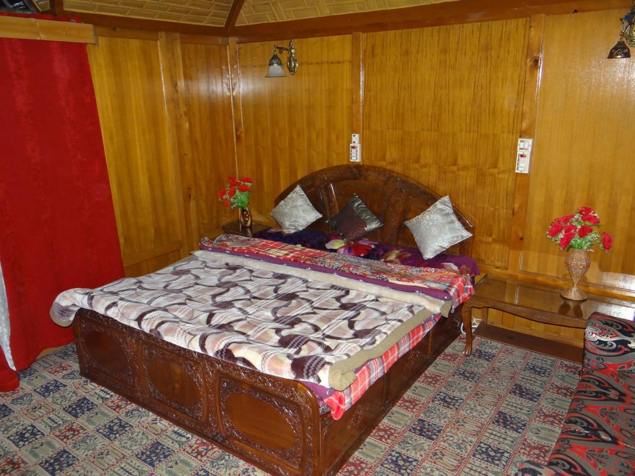 Goona Palace Houseboats Srīnagar المظهر الخارجي الصورة