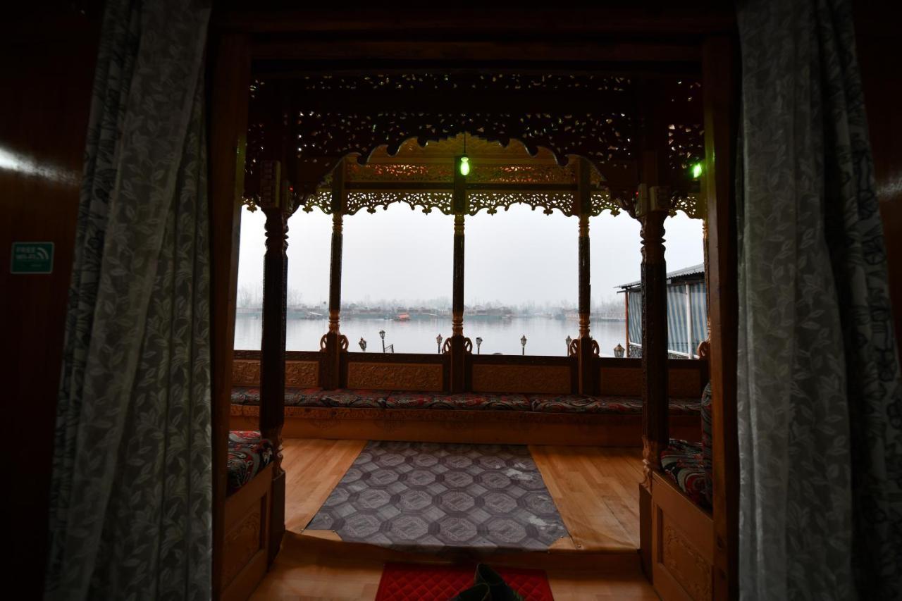 Goona Palace Houseboats Srīnagar المظهر الخارجي الصورة