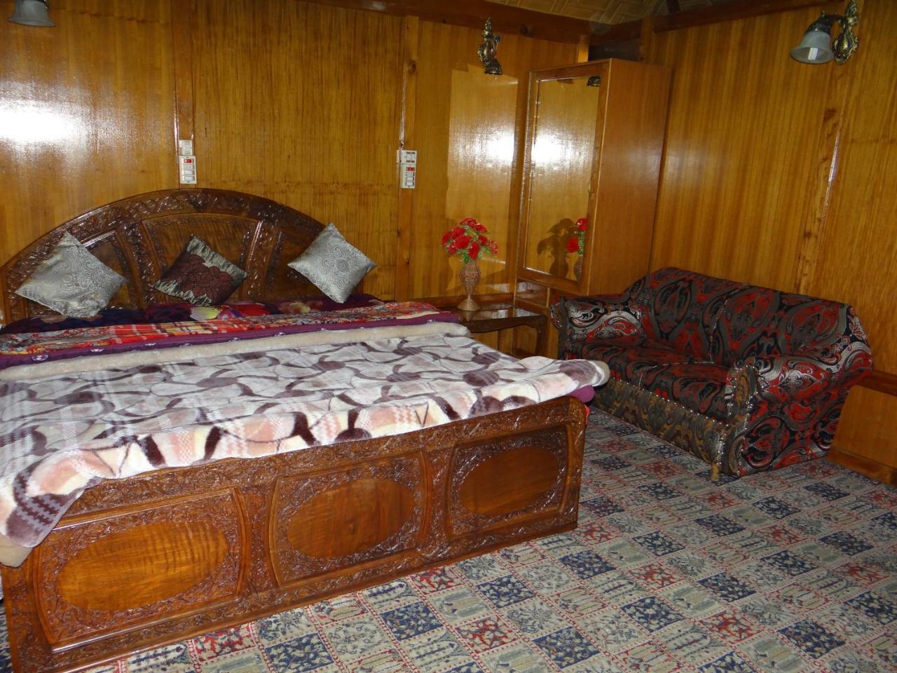 Goona Palace Houseboats Srīnagar المظهر الخارجي الصورة