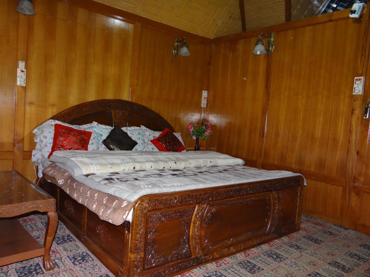 Goona Palace Houseboats Srīnagar المظهر الخارجي الصورة